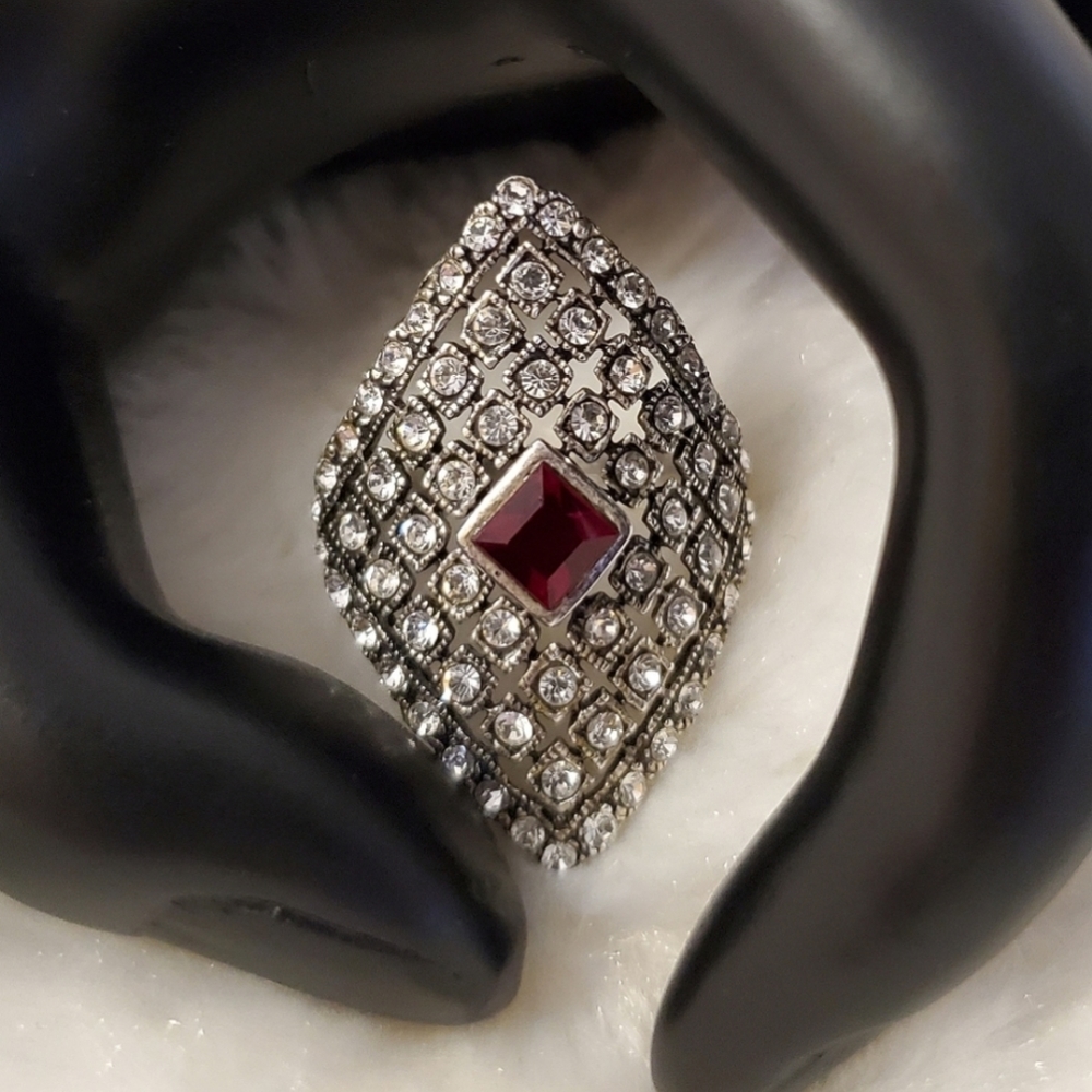 Statement Ring size 6